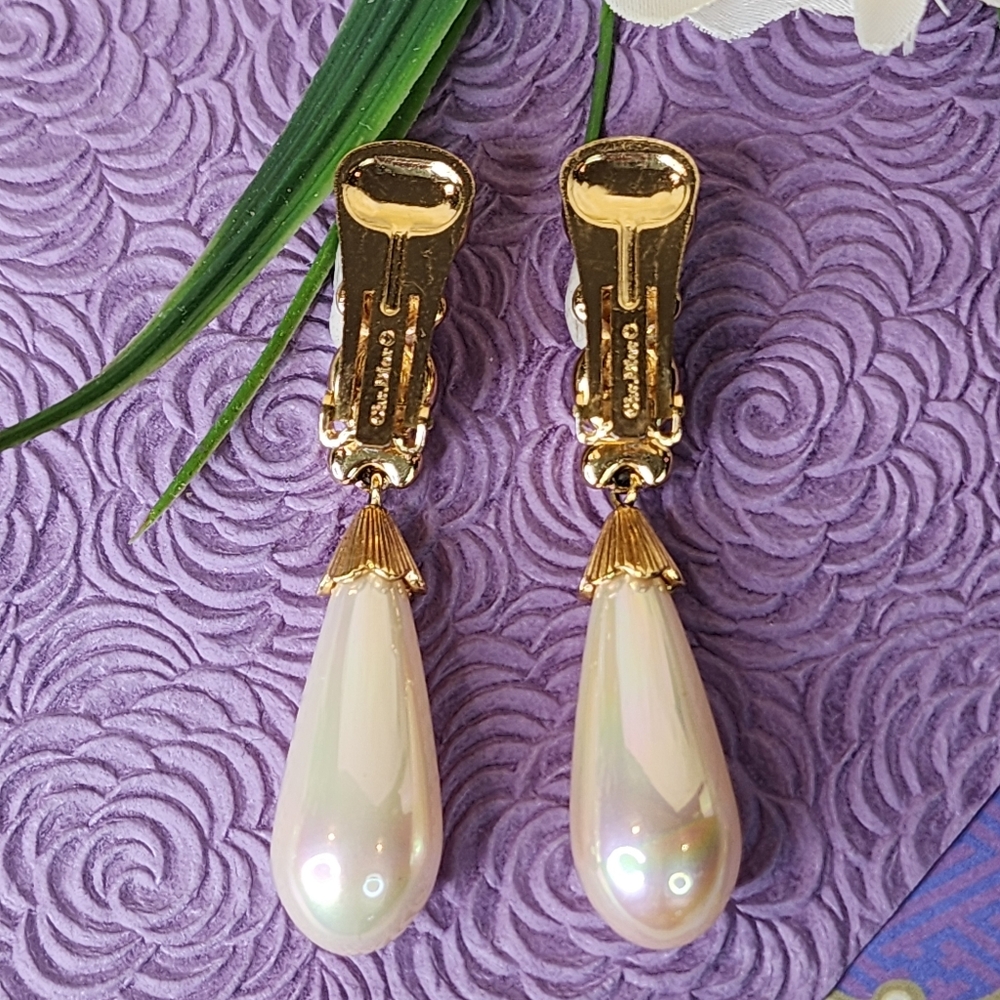 Christian Dior Vintage Clip-On Faux Pearl Drop Earrings - Picture 9 of 16